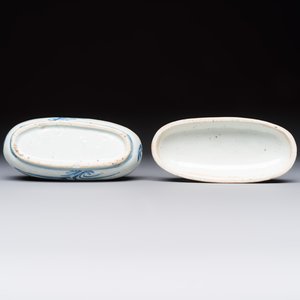 A Chinese blue and white 'Flying horse' betel nut box and cover, Wanli — 照片 7