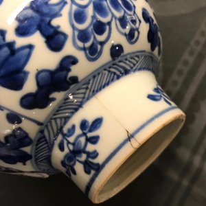 A Chinese blue and white four-piece garniture with floral design, Kangxi — 照片 19