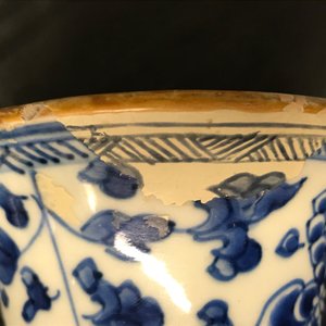 A Chinese blue and white four-piece garniture with floral design, Kangxi — 照片 10