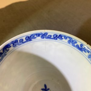 A Chinese blue and white French market covered cup and saucer, Kangxi — 照片 16
