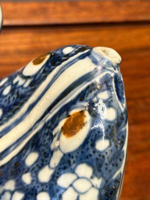 A Chinese blue and white 'frog' kendi, Wanli — 照片 7