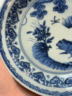 A Chinese blue and white 'frog' plate, Jiajing/Wanli — photo 5