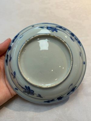 A Chinese blue and white 'frog' plate, Jiajing/Wanli — photo 6