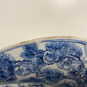 A Chinese blue and white gadrooned dish with phoenixes and monkeys, Kangxi — 照片 7