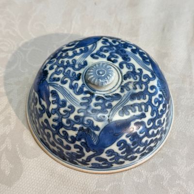 A Chinese blue and white 'Galloping Flying Horses' bowl and cover — photo 28