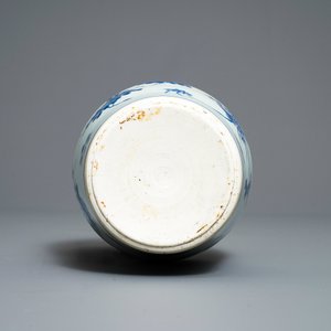A Chinese blue and white garlic-neck bottle vase, Transitional period — 照片 5