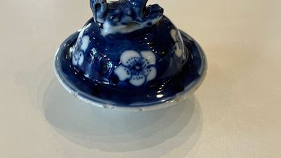 A Chinese blue and white garniture of five vases, Kangxi mark, 19th C. — 照片 2