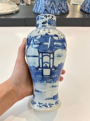A Chinese blue and white garniture of five vases with landscape design, 19th C. — photo 16