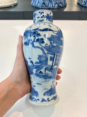 A Chinese blue and white garniture of five vases with landscape design, 19th C. — photo 18
