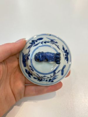 A Chinese blue and white garniture of five vases with landscape design, 19th C. — photo 21