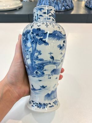 A Chinese blue and white garniture of five vases with landscape design, 19th C. — photo 39