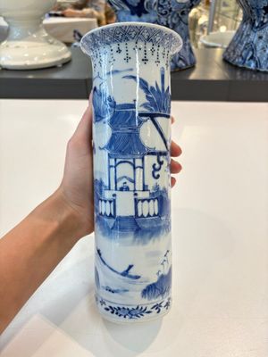 A Chinese blue and white garniture of five vases with landscape design, 19th C. — photo 4