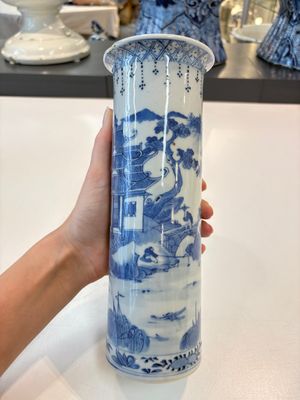 A Chinese blue and white garniture of five vases with landscape design, 19th C. — photo 9