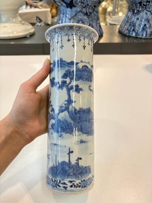 A Chinese blue and white garniture of five vases with landscape design, 19th C. — photo 10