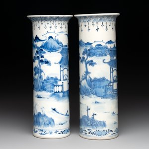 A Chinese blue and white garniture of five vases with landscape design, 19th C. — photo 10