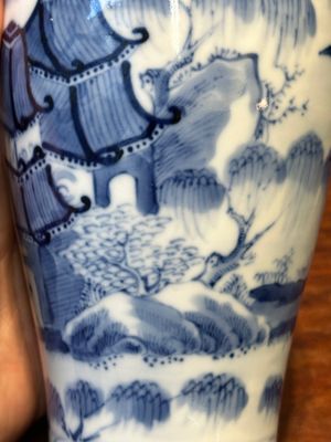 A Chinese blue and white garniture of five vases with landscape design, 19th C. — 照片 29