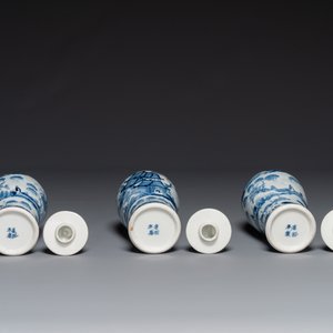 A Chinese blue and white garniture of five vases with landscape design, 19th C. — 照片 4