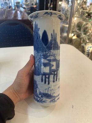 A Chinese blue and white garniture of five vases with river landscapes, 19th C. — photo 2