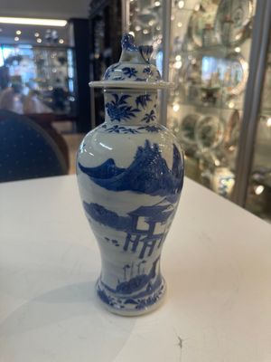 A Chinese blue and white garniture of five vases with river landscapes, 19th C. — photo 24
