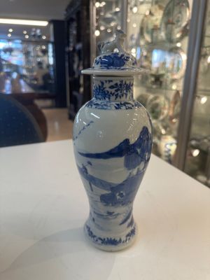 A Chinese blue and white garniture of five vases with river landscapes, 19th C. — photo 31