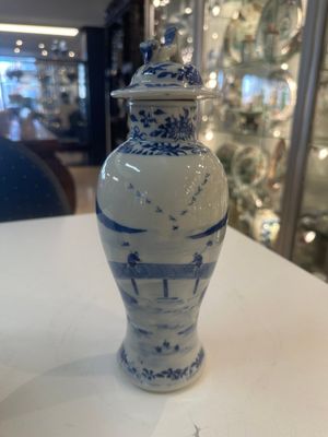 A Chinese blue and white garniture of five vases with river landscapes, 19th C. — photo 32
