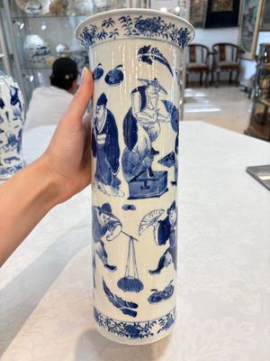 A Chinese blue and white garniture of four vases with figural design, Kangxi mark, 19th C. — photo 14