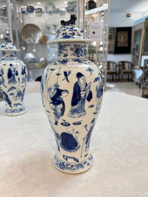 A Chinese blue and white garniture of four vases with figural design, Kangxi mark, 19th C. — photo 20