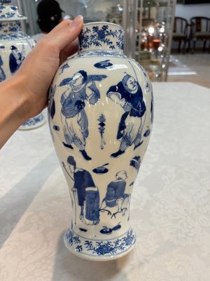 A Chinese blue and white garniture of four vases with figural design, Kangxi mark, 19th C. — photo 22