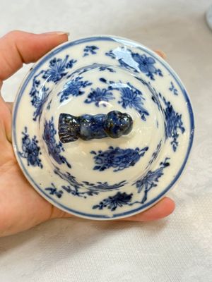 A Chinese blue and white garniture of four vases with figural design, Kangxi mark, 19th C. — photo 39