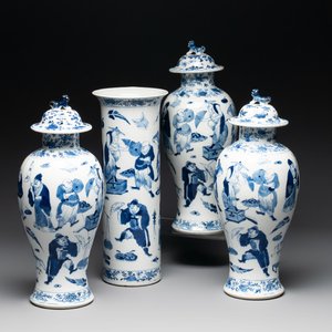 A Chinese blue and white garniture of four vases with figural design, Kangxi mark, 19th C. — photo 1