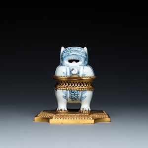 A Chinese blue and white gilt bronze-mounted censer in the shape of a Luduan, Wanli — photo 5