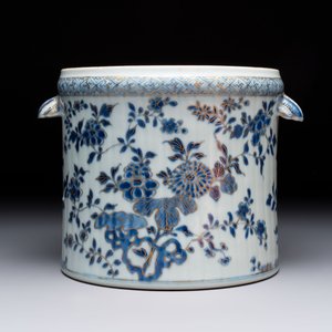 A Chinese blue and white gilt-decorated wine cooler, Qianlong — 照片 4