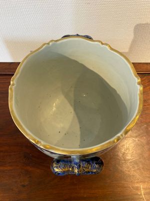 A Chinese blue and white gilt-decorated wine cooler, Qianlong — photo 5