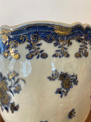 A Chinese blue and white gilt-decorated wine cooler, Qianlong — photo 9