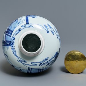 A Chinese blue and white ginger jar with gilt cover, Jiajing mark, Kangxi — 照片 6