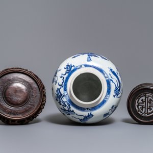 A Chinese blue and white ginger jar with playing boys, Kangxi — 照片 6