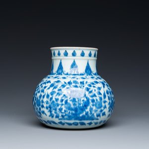 A Chinese blue and white globular vase for the Islamic market, Kangxi — 照片 1