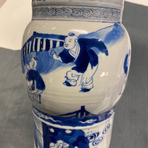 A Chinese blue and white 'gu' vase with figurative design, Kangxi — photo 11