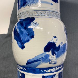 A Chinese blue and white 'gu' vase with figurative design, Kangxi — photo 17