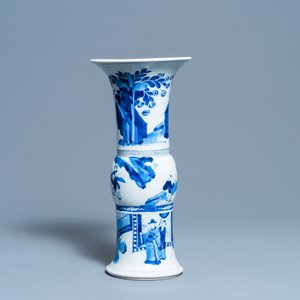 A Chinese blue and white 'gu' vase with figurative design, Kangxi — photo 4