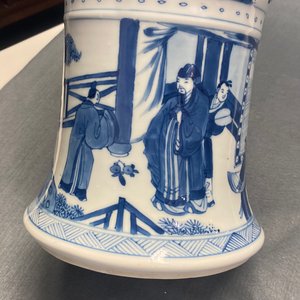 A Chinese blue and white 'gu' vase with figurative design, Kangxi — 照片 29