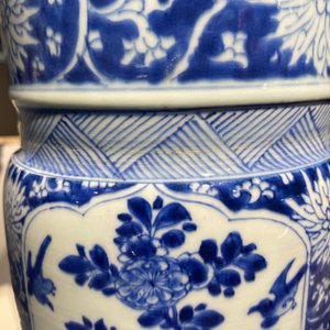 A Chinese blue and white 'gu' vase with floral and lanscape panels, Kangxi — 照片 16