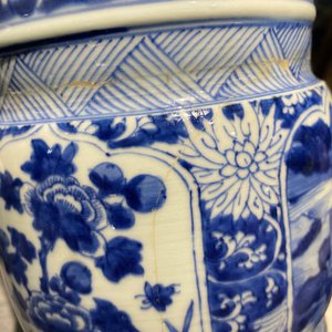 A Chinese blue and white 'gu' vase with floral and lanscape panels, Kangxi — 照片 18