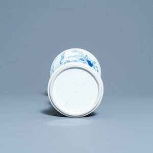 A Chinese blue and white 'gu' vase with immortals, Kangxi — 照片 6