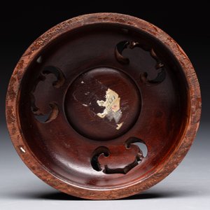 A Chinese blue and white 'He Lu Tong Chun 鶴鹿同春' vase and a wooden cover, Kangxi — 照片 9
