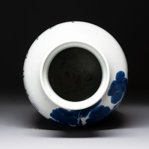 A Chinese blue and white 'He Lu Tong Chun 鶴鹿同春' vase, Tao Cheng Tang 陶成堂 mark, 18/19th C. — photo 8