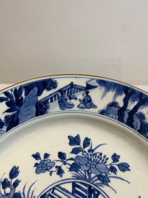 A Chinese blue and white 'heightened medallion' dish and a 'hunting' dish, Chenghua mark, Kangxi/Yongzheng — photo 8