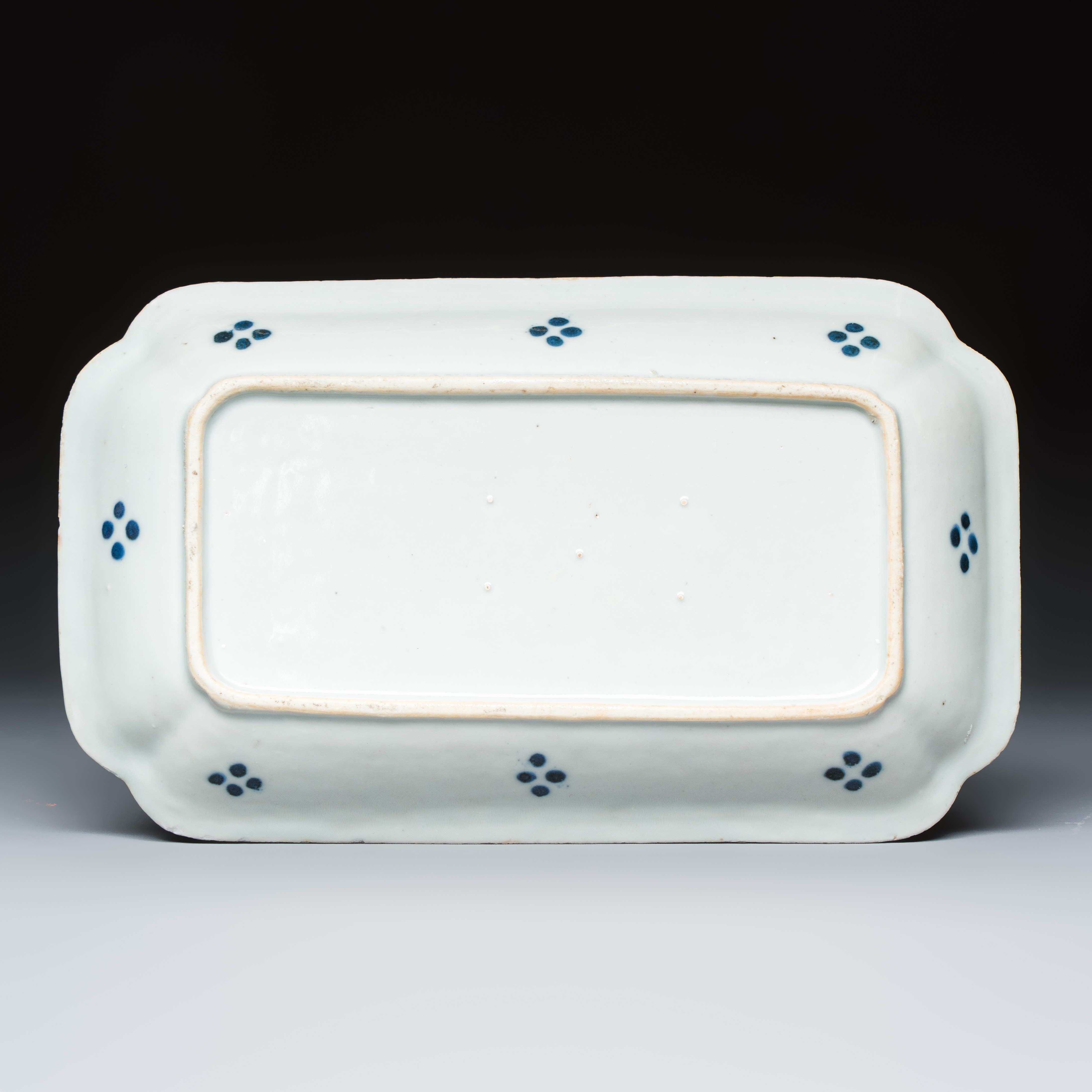 A Chinese blue and white 'Herring' dish — photo 2