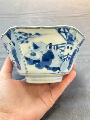 A Chinese blue and white hexagonal bowl and an octagonal bowl, Tianqi/Kangxi — foto 2
