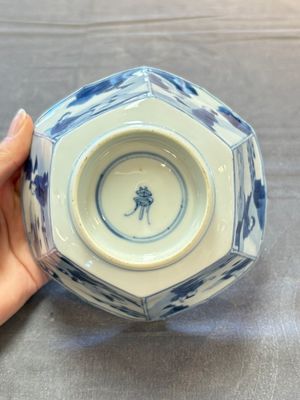 A Chinese blue and white hexagonal bowl and an octagonal bowl, Tianqi/Kangxi — foto 9